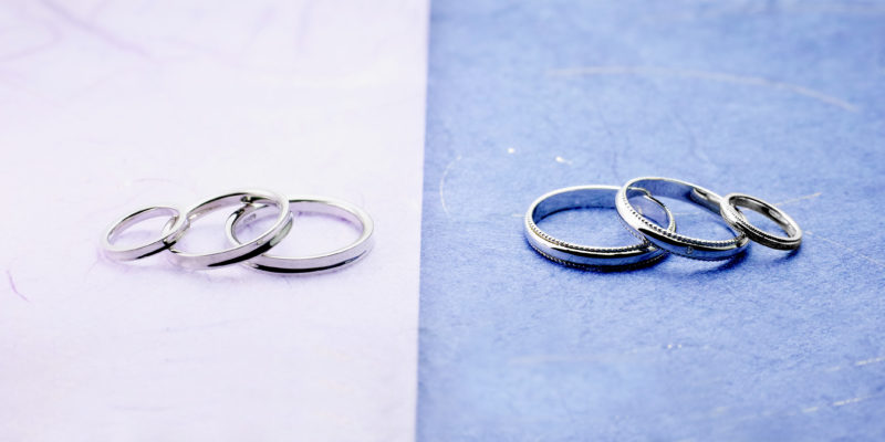ミル打ちデザインの結婚指輪とベビーリング